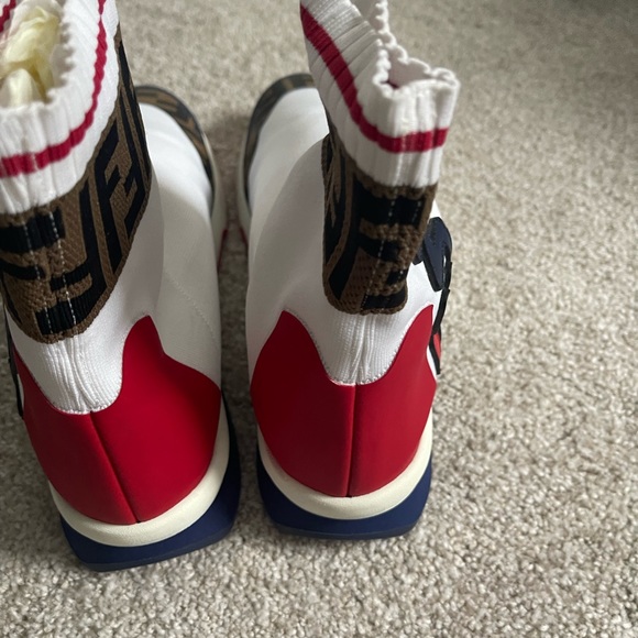 Fendi sneaker, size 39 - Picture 4 of 5